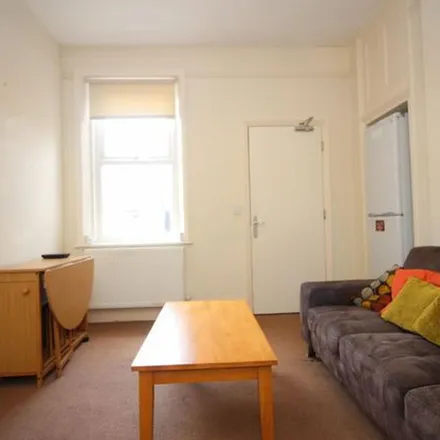 Image 1 - Dene House, 36-42 Grosvenor Road, Newcastle upon Tyne, NE2 2RP, United Kingdom - Apartment for rent
