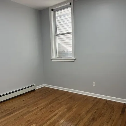 Image 4 - 237 Griffith Street, Jersey City, NJ 07307, USA - House for rent
