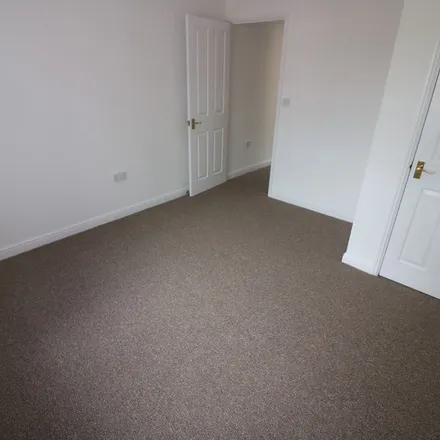 Rent this 2 bed apartment on Askew Avenue in Hull, HU4 6LT