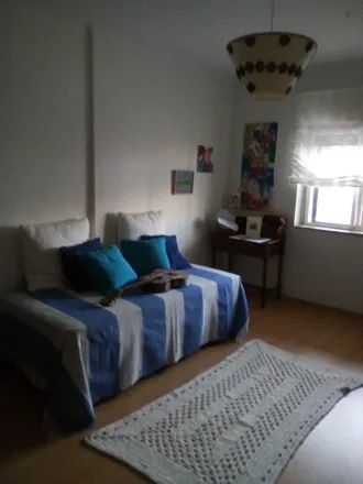 Rent this 3 bed room on unnamed road in 2780-316 Oeiras, Portugal