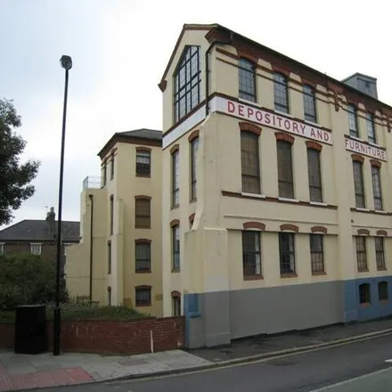 Image 1 - Wilton House, Alexandria Road, London, W13 0NP, United Kingdom - Room for rent