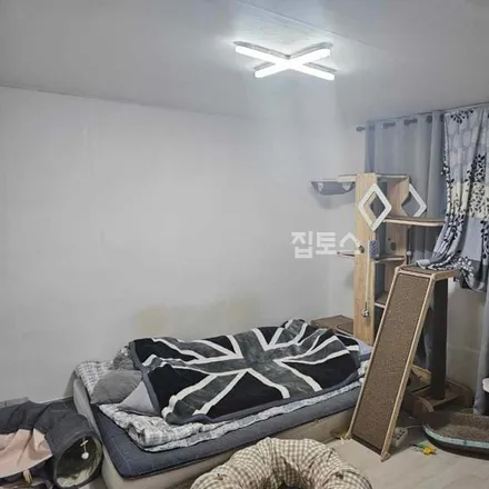 Rent this studio apartment on 서울특별시 서초구 양재동 384-4