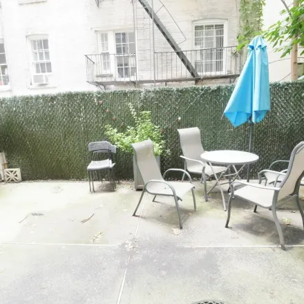 Rent this 1 bed apartment on 321 East 91st Street in New York, NY 10128