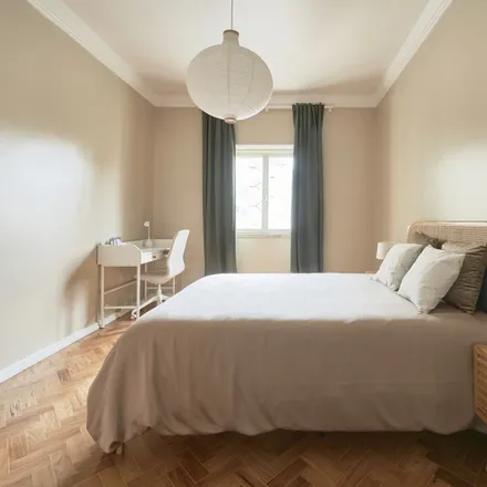Rent this 1 bed room on Avenida Defensores de Chaves 79 in 1000-120 Lisbon, Portugal