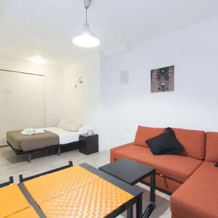 Rent this 1 bed apartment on Madrid in Calle Ministriles, 22