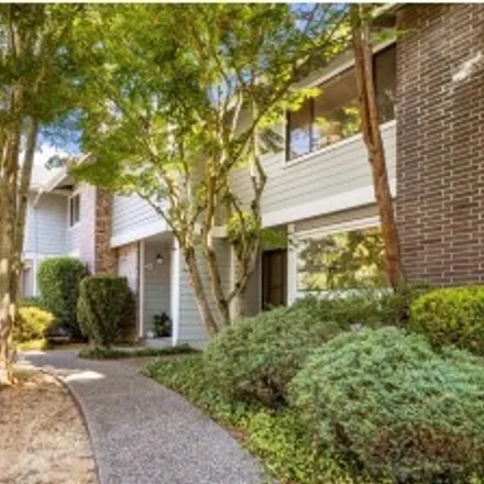 Buy this 3 bed townhouse on 140th Avenue Northeast in Bellevue, WA 98007