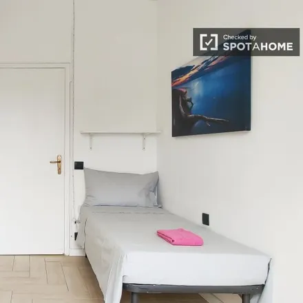 Rent this 6 bed room on Viale Ca' Granda - Via Valfurva in Viale Ca' Granda, 20162 Milan MI