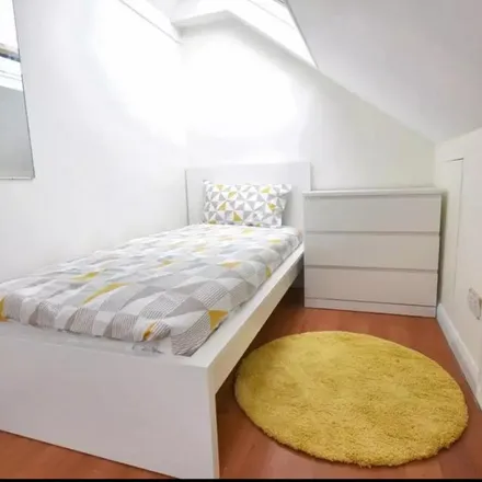 Rent this 1 bed room on 70 St Elmo Road in London, W12 9DX
