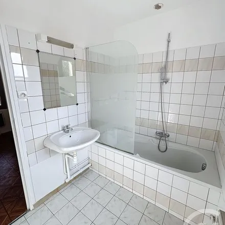 Rent this 2 bed apartment on 2 Avenue du Général de Gaulle in 77590 Chartrettes, France