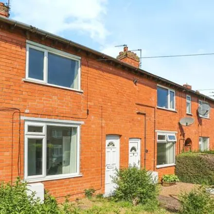 Buy this 2 bed house on Cowes Road in Grantham, NG31 7DL