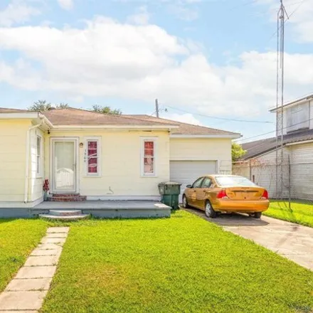 Buy this 3 bed house on 1375 Daspit Street in Houma, LA 70360