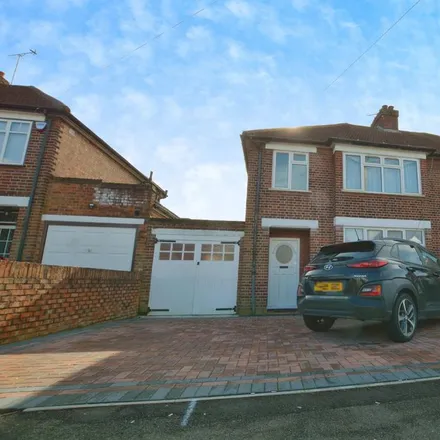 Rent this 3 bed duplex on Clammas Way in London, UB8 3AN