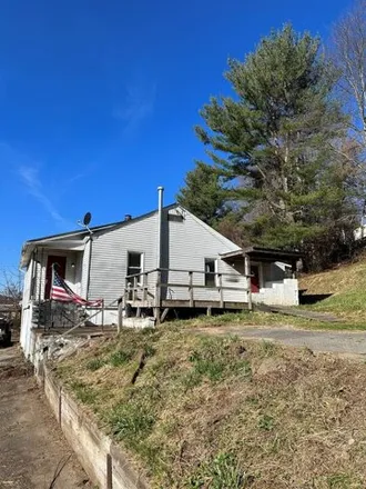 Buy this 2 bed house on 311 Quarry Street in Beckley, WV 25801