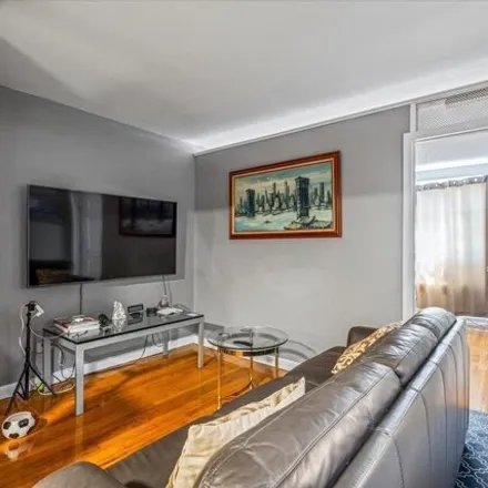 Image 4 - South View Apartments, 90-11 35th Avenue, New York, NY 11372, USA - Apartment for sale