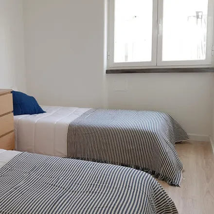 Rent this 2 bed apartment on Rua Doutor António José de Almeida in 2700-453 Amadora, Portugal