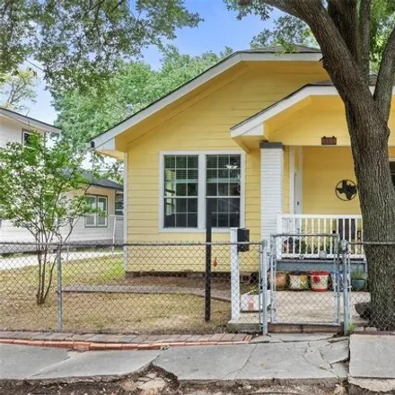 Buy this 3 bed house on 17 Stiles Street in Houston, TX 77011