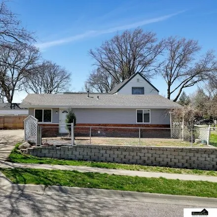 Buy this 3 bed house on 4401 South 54th Street in Lincoln, NE 68516