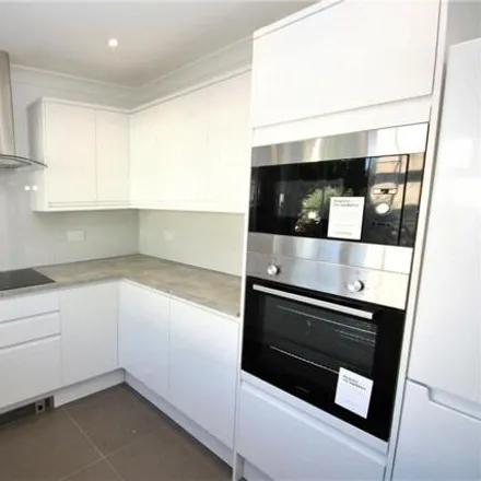 Image 5 - Netherhall Gardens, Bournemouth, BH4 9EL, United Kingdom - Townhouse for sale