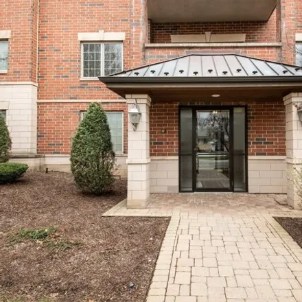 Rent this 2 bed condo on 1045 Peterson Avenue in Park Ridge, IL 60068