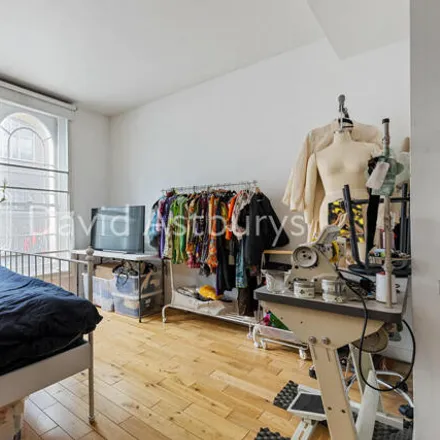 Rent this studio apartment on York Way in London, N1 9AA