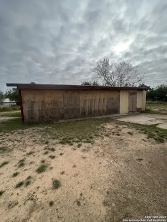 Image 3 - 1925 Grand Avenue, Big Wells, Dimmit County, TX 78830, USA - Apartment for sale