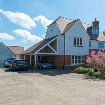 Image 2 - Meadowside, Kent, Kent, N/a - House for sale