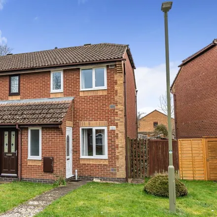 Rent this 2 bed house on Ravencroft in Bicester, OX26 6YQ