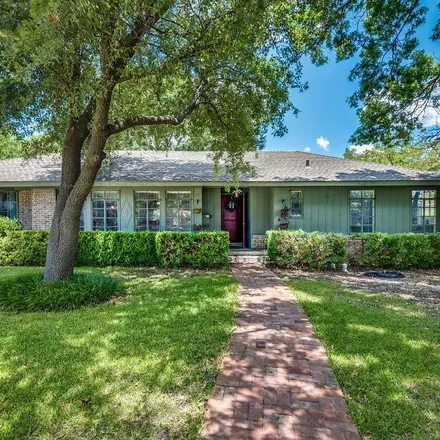 Buy this 4 bed house on 410 Sycamore Street in Waxahachie, TX 75165