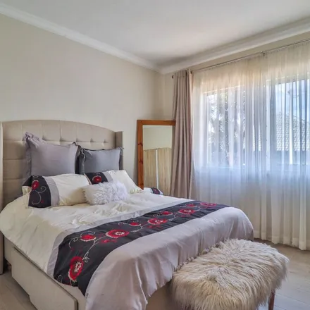 Image 6 - Vagabond Kitchens, Regent Road, Cape Town Ward 54, Cape Town, 8005, South Africa - Apartment for rent