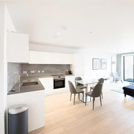 Rent this 2 bed apartment on Fairwater House in 1 Bonnet Street, London