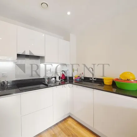Image 6 - George View House, 36 Knaresborough Drive, London, SW18 4GT, United Kingdom - Apartment for rent