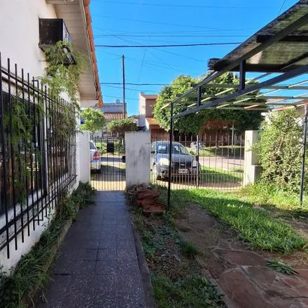 Buy this 4 bed house on Gervasio Antonio de Posadas 1475 in Partido de Lanús, 1825 Lanús Este