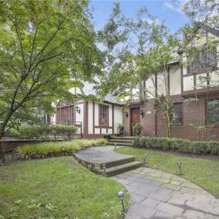Image 1 - 242-16 Rushmore Avenue, New York, NY 11362, USA - House for sale