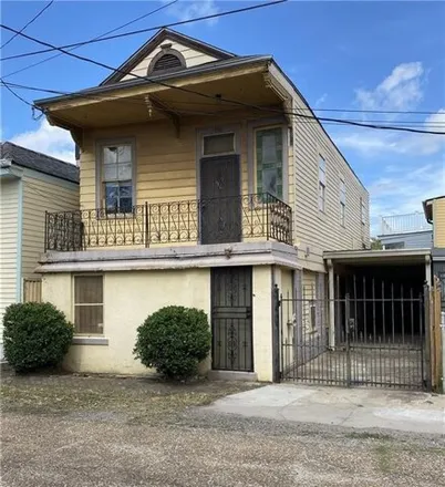 Buy this 3 bed house on 717 Harmony Street in New Orleans, LA 70115