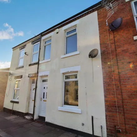 Rent this 2 bed townhouse on Gurney Street in Darlington, DL1 2HW