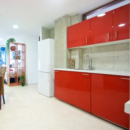 Image 7 - Carrer de Floridablanca, 96, 08015 Barcelona, Spain - Apartment for rent