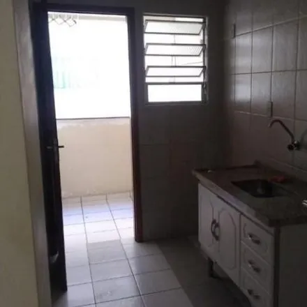 Rent this 2 bed apartment on CEEJA Monsenhor Cícero de Alvarenga in Avenida Nove de Julho 382, Centro