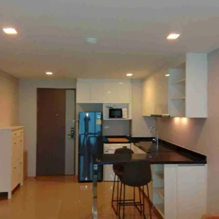 Rent this 1 bed apartment on Soi Sukhumvit 27 in Asok, Vadhana District