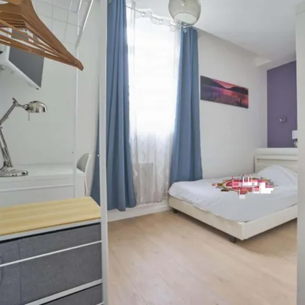 Rent this 7 bed room on 274 Rue de Solférino in 59046 Lille, France