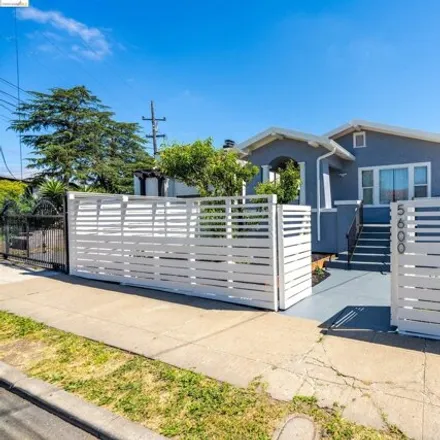 Buy this 3 bed house on 5600 Fleming Avenue in Oakland, CA 94613