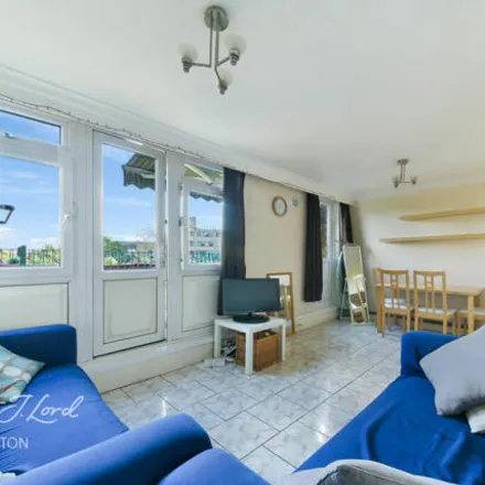 Image 2 - Fitzgerald House, Stockwell Park Road, Stockwell Park, London, SW9 0UX, United Kingdom - Apartment for sale