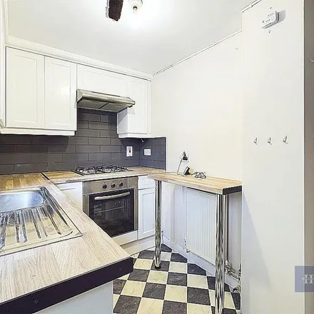 Image 3 - Barnard Street, Salisbury, SP1 2BY, United Kingdom - Apartment for rent