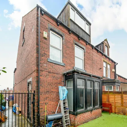 Buy this 5 bed duplex on Conference Road in Leeds, LS12 3DX