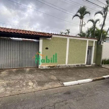 Rent this 4 bed house on Avenida Armando de Salles Oliveira 134 in Parque Suzano, Suzano - SP