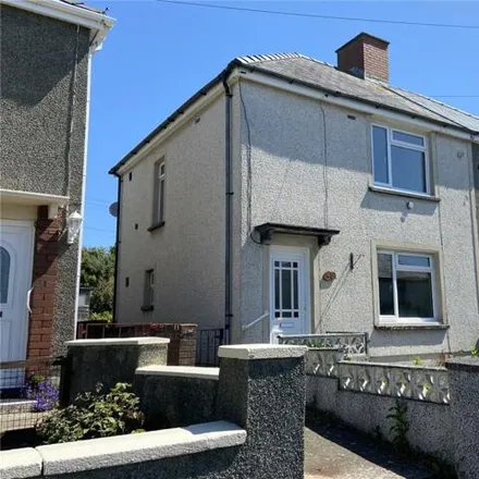 Rent this 3 bed duplex on Prescelly Place in Milford Haven, SA73 2BW