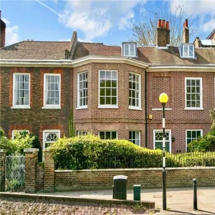 Rent this 6 bed house on 1-7 Royal Mews in London, KT8 9BW