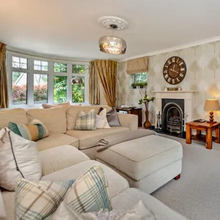 Image 2 - Middle Hill, Englefield Green, TW20 0JS, United Kingdom - House for sale