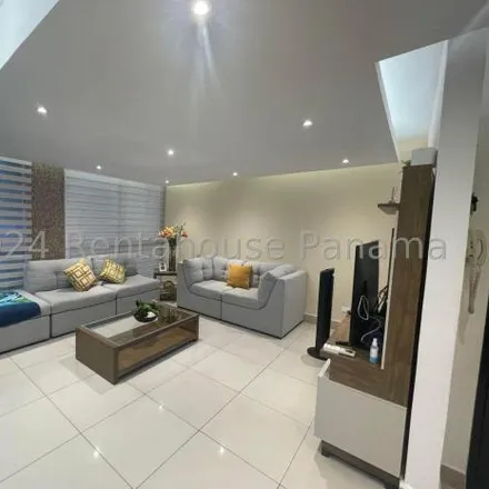 Rent this 3 bed apartment on Romain Sport Center in Avenida de la Rotonda, 0816