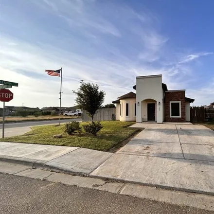 Image 2 - 5606 Rosendo B. Ancira Drive, Laredo, TX 78046, USA - House for sale
