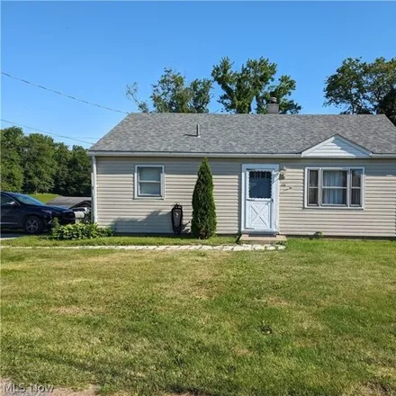 Buy this 3 bed house on 174 Sanford St in East Liverpool, Ohio